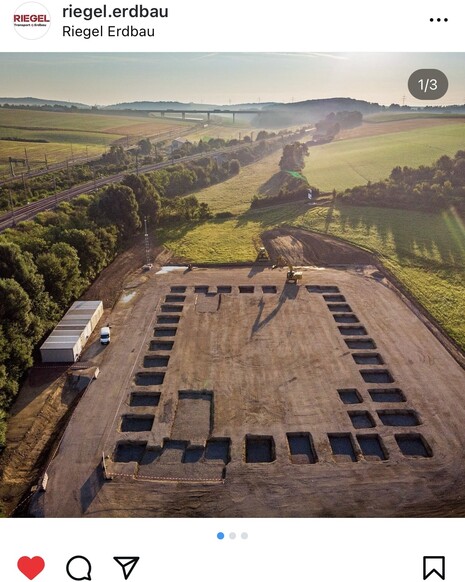 Vorschaubild eines Instagram-Posts von Riegel Erdbau, aufgenommen auf einer Baustelle.